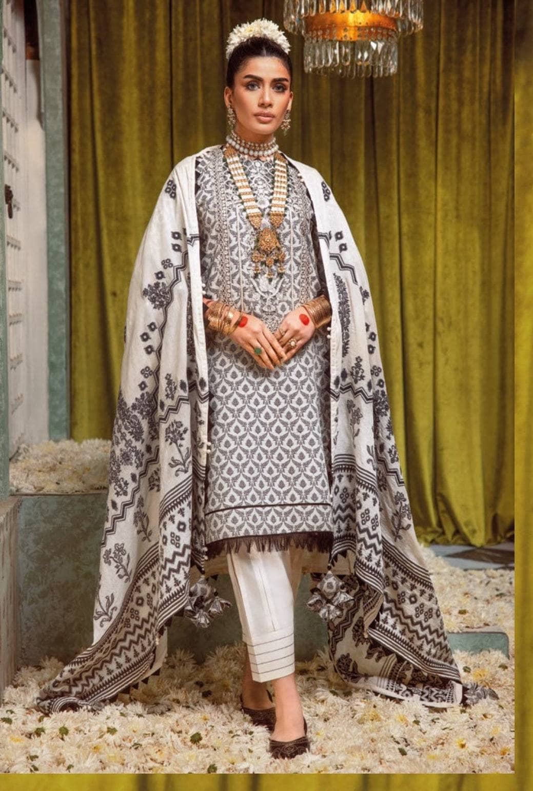 img_gul_ahmed_premium_lawn_24_awwal_boutique