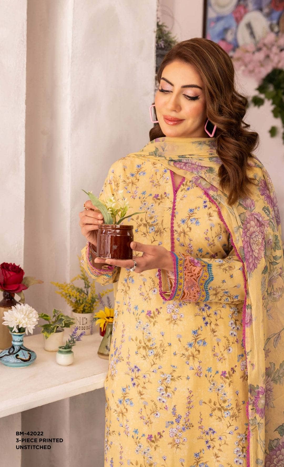img_gul_ahmed_lawn_24_awwal_boutique
