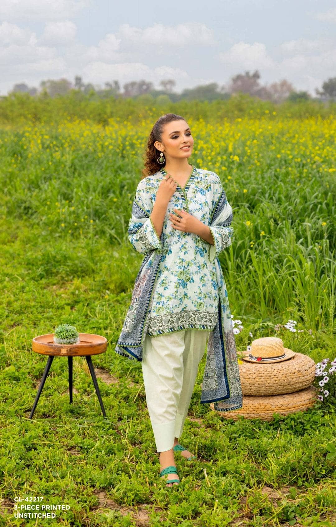 img_gul_ahmed_lawn_24_awwal_boutique