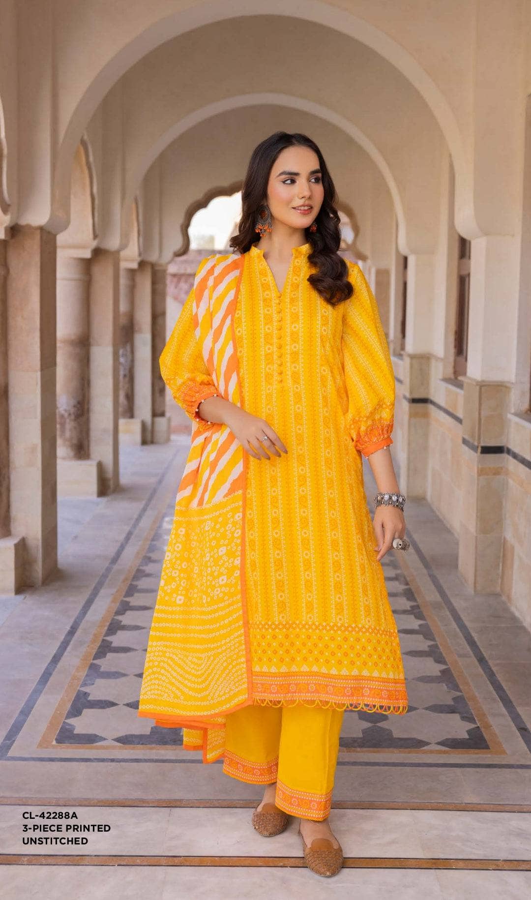 img_gul_ahmed_lawn_24_awwal_boutique