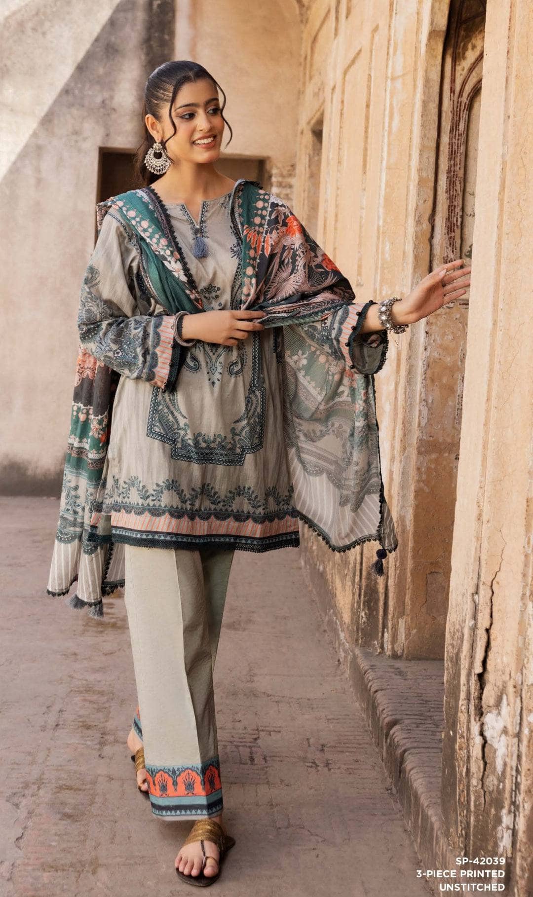 img_gul_ahmed_summer_24_awwal_boutique