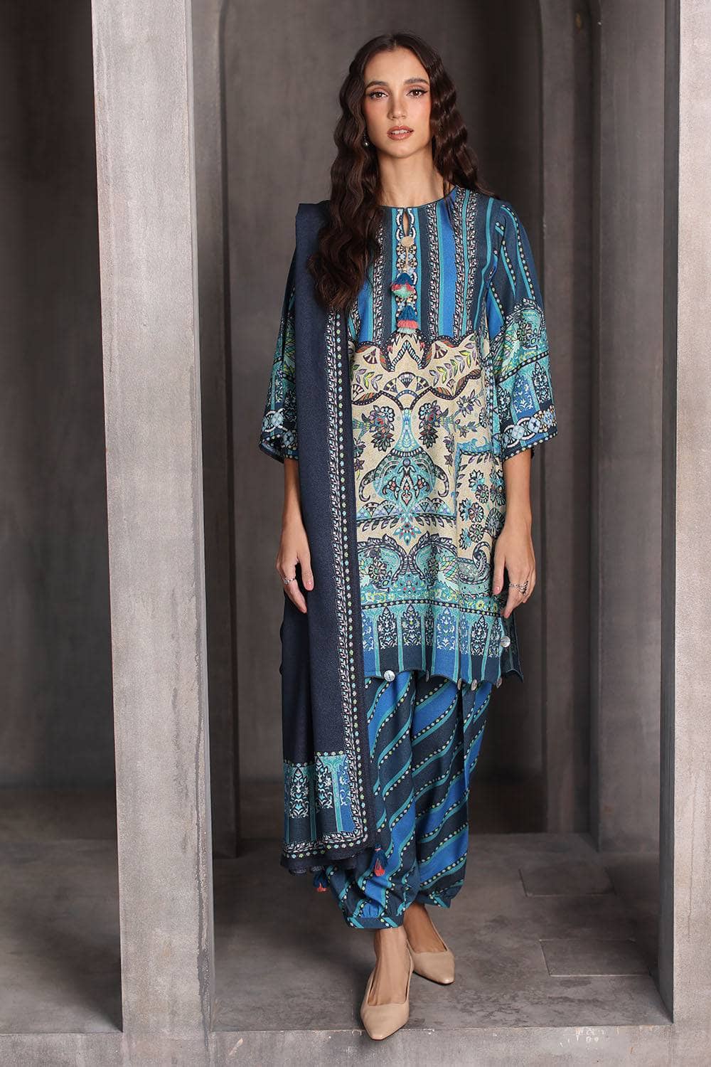 img_gul_ahmed_winter_awwal_boutique
