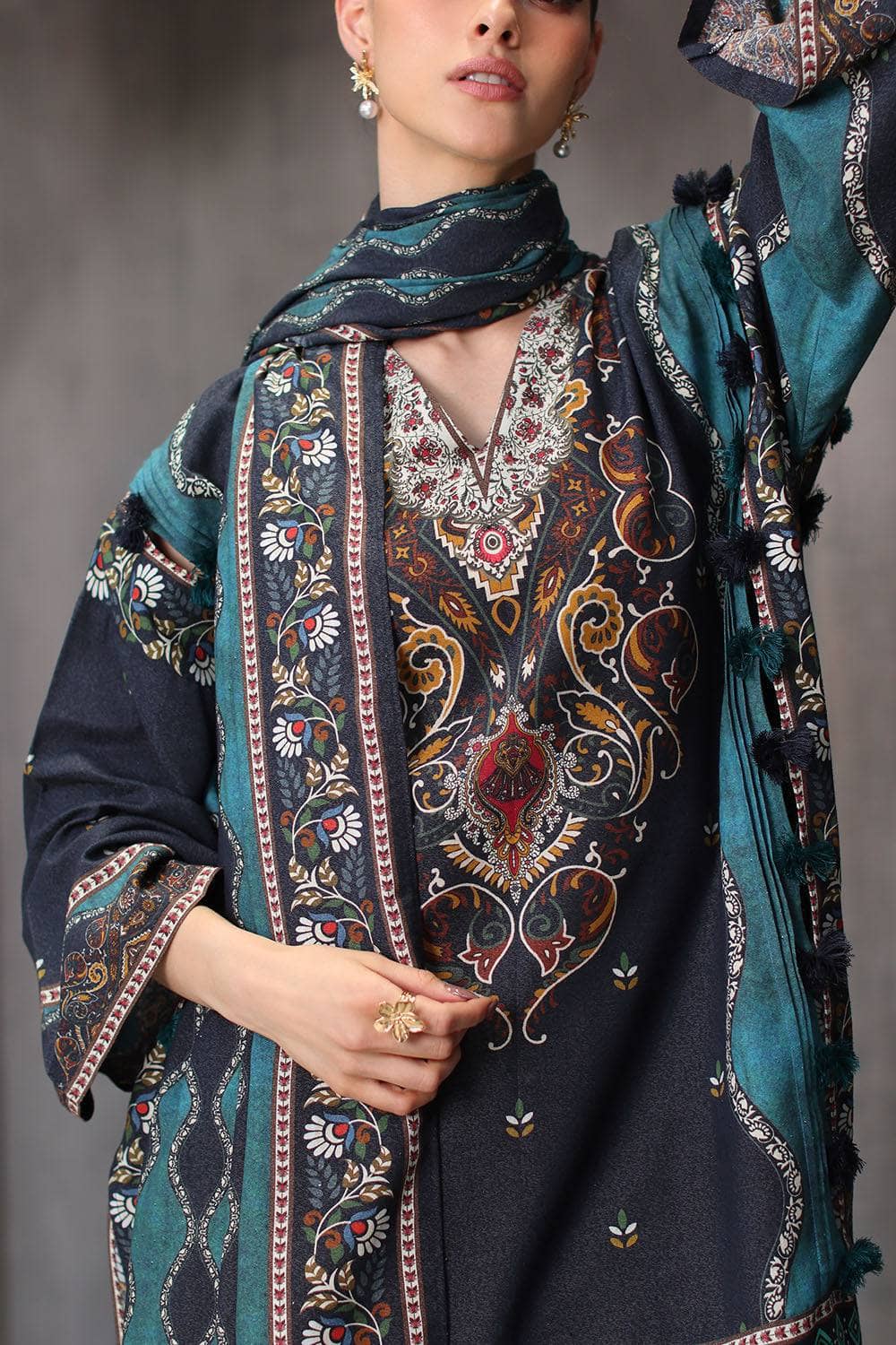 img_gul_ahmed_winter_awwal_boutique
