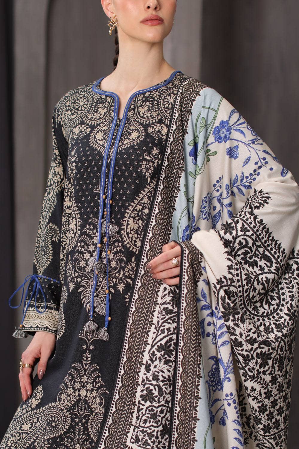 img_gul_ahmed_winter_awwal_boutique