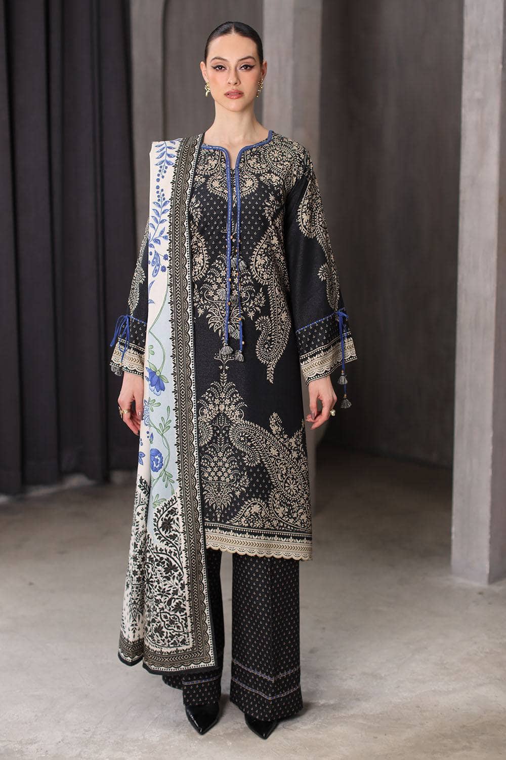 img_gul_ahmed_winter_awwal_boutique