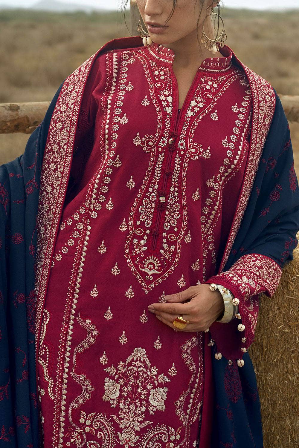 Gul Ahmed  Charm Of Winter/Karandi/AY 52011