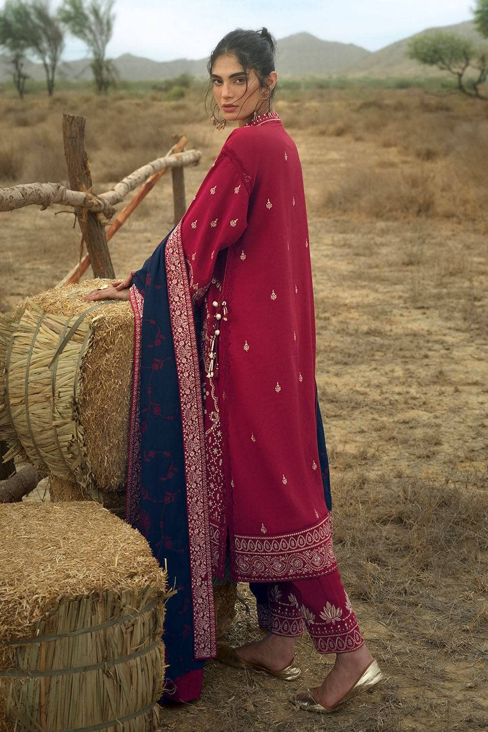 Gul Ahmed  Charm Of Winter/Karandi/AY 52011