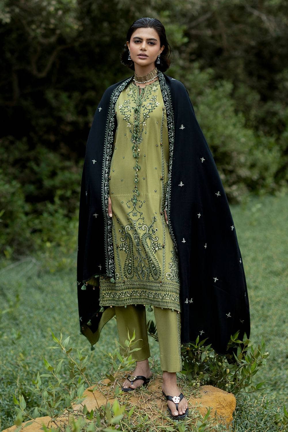 img_gul_ahmed_charm_of_winter_awwal_boutique