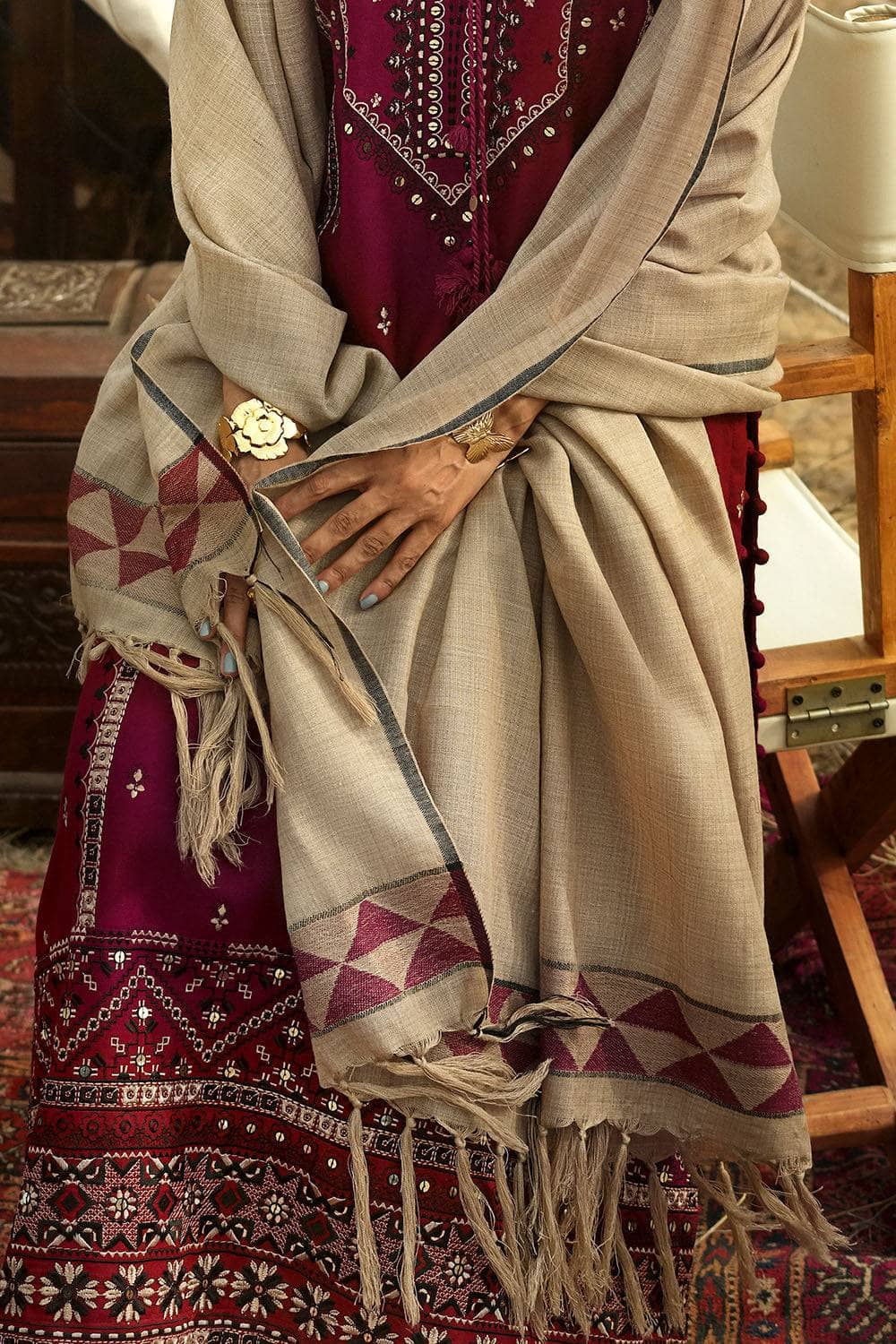 img_gul_ahmed_pashmina_winter_awwal_boutique