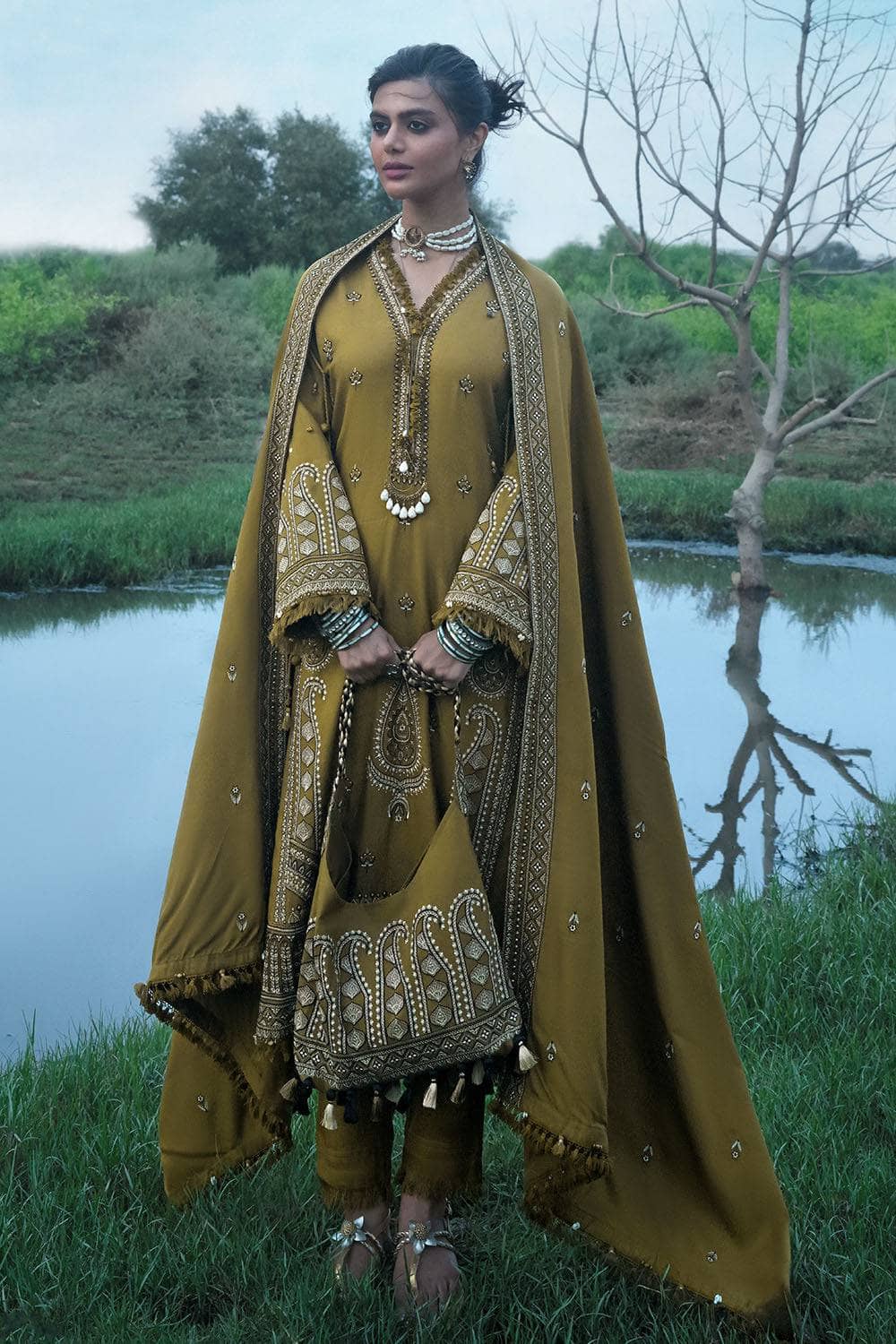 img_gul_ahmed_charm_of_winter_awwal_boutique