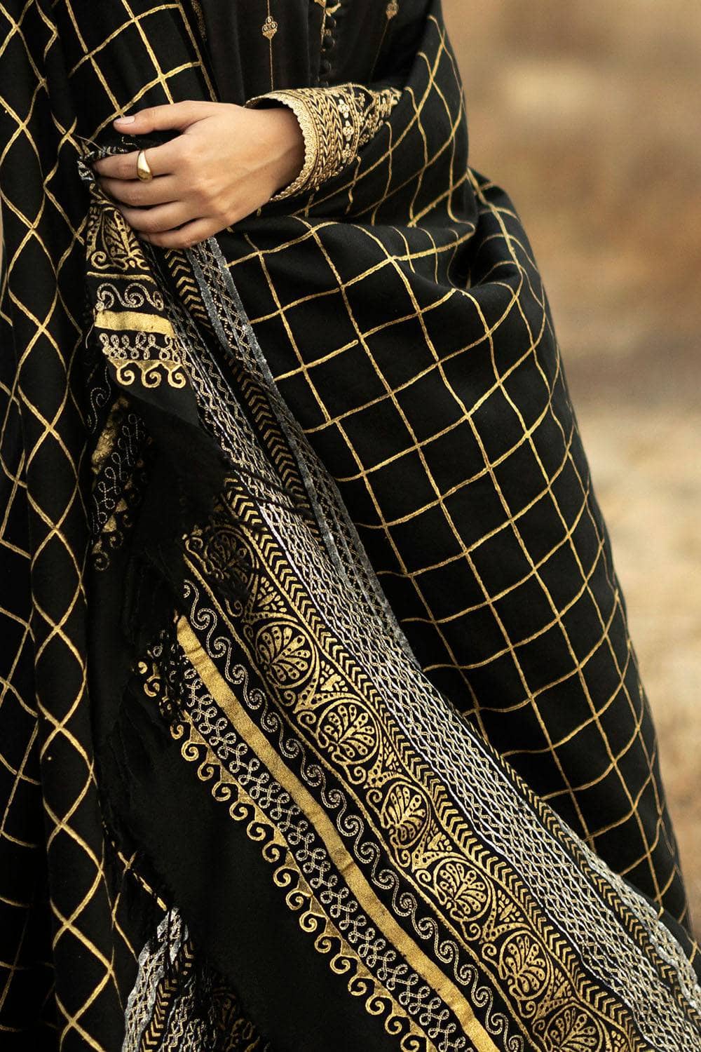 img_gul_ahmed_khaddar_awwal_boutique