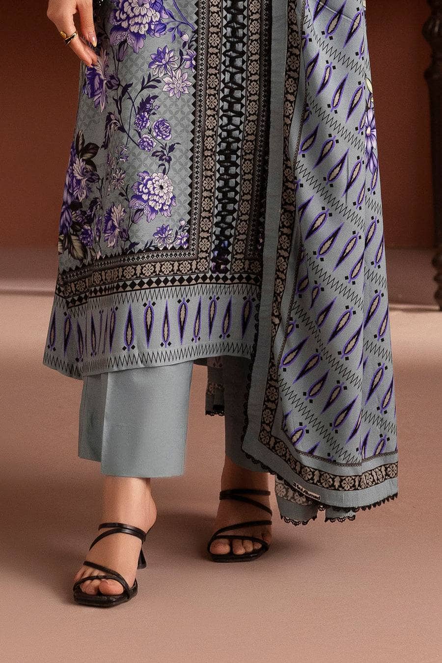 Gul Ahmed Crafted In Winter/LT 62007