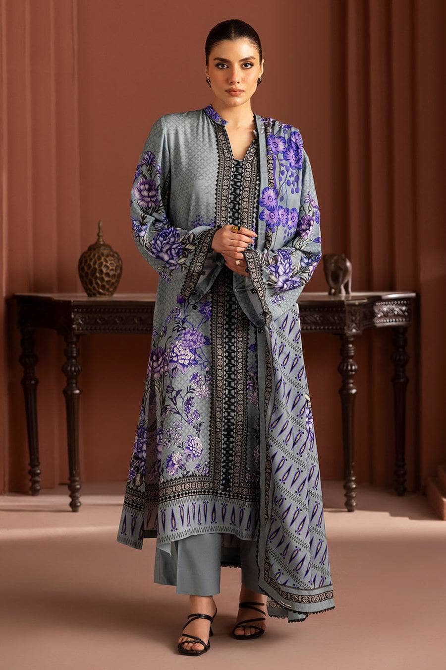 img_gul_ahmed_winter_awwal_boutique
