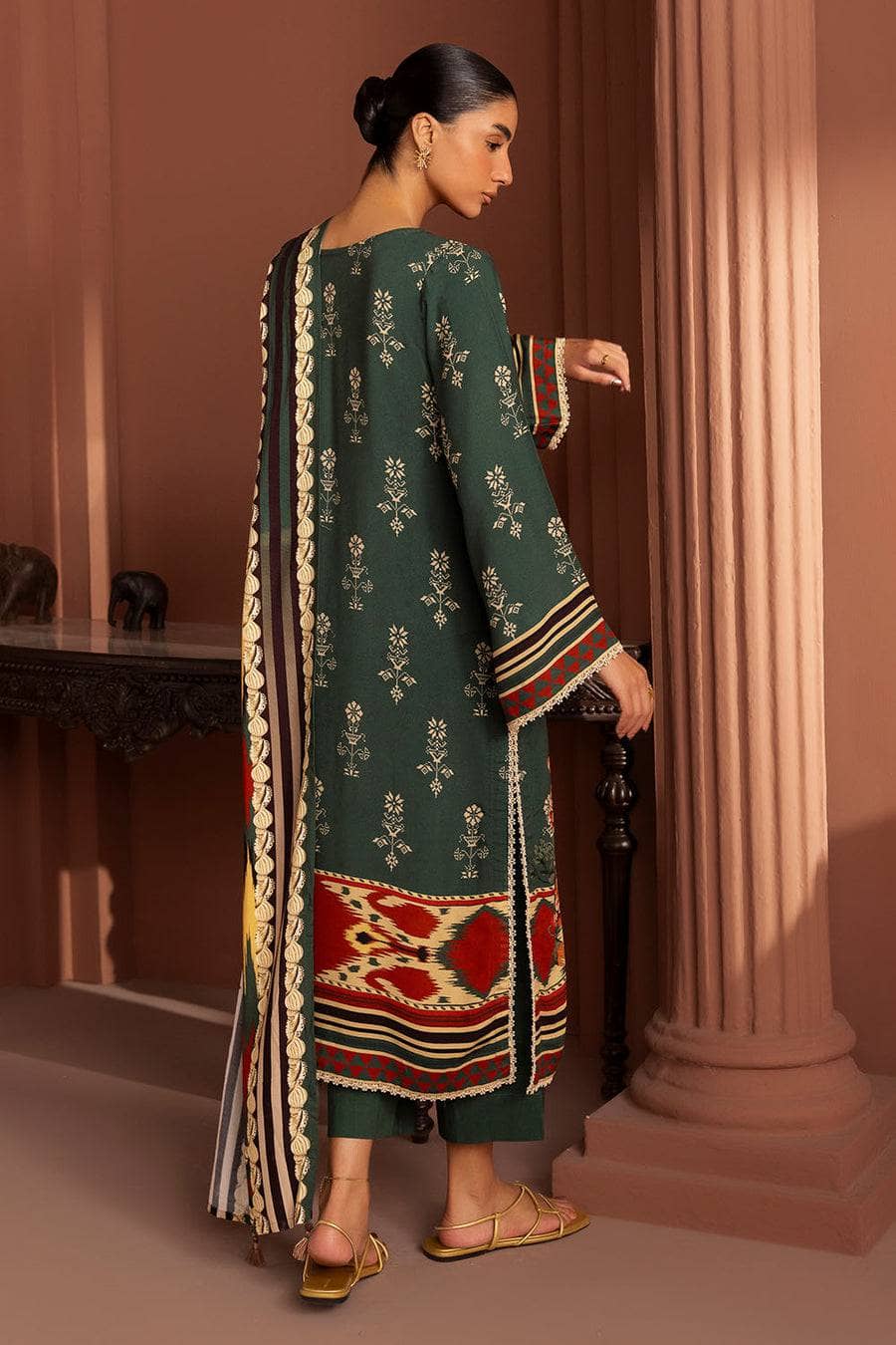 Gul Ahmed Crafted In Winter/LT 62011