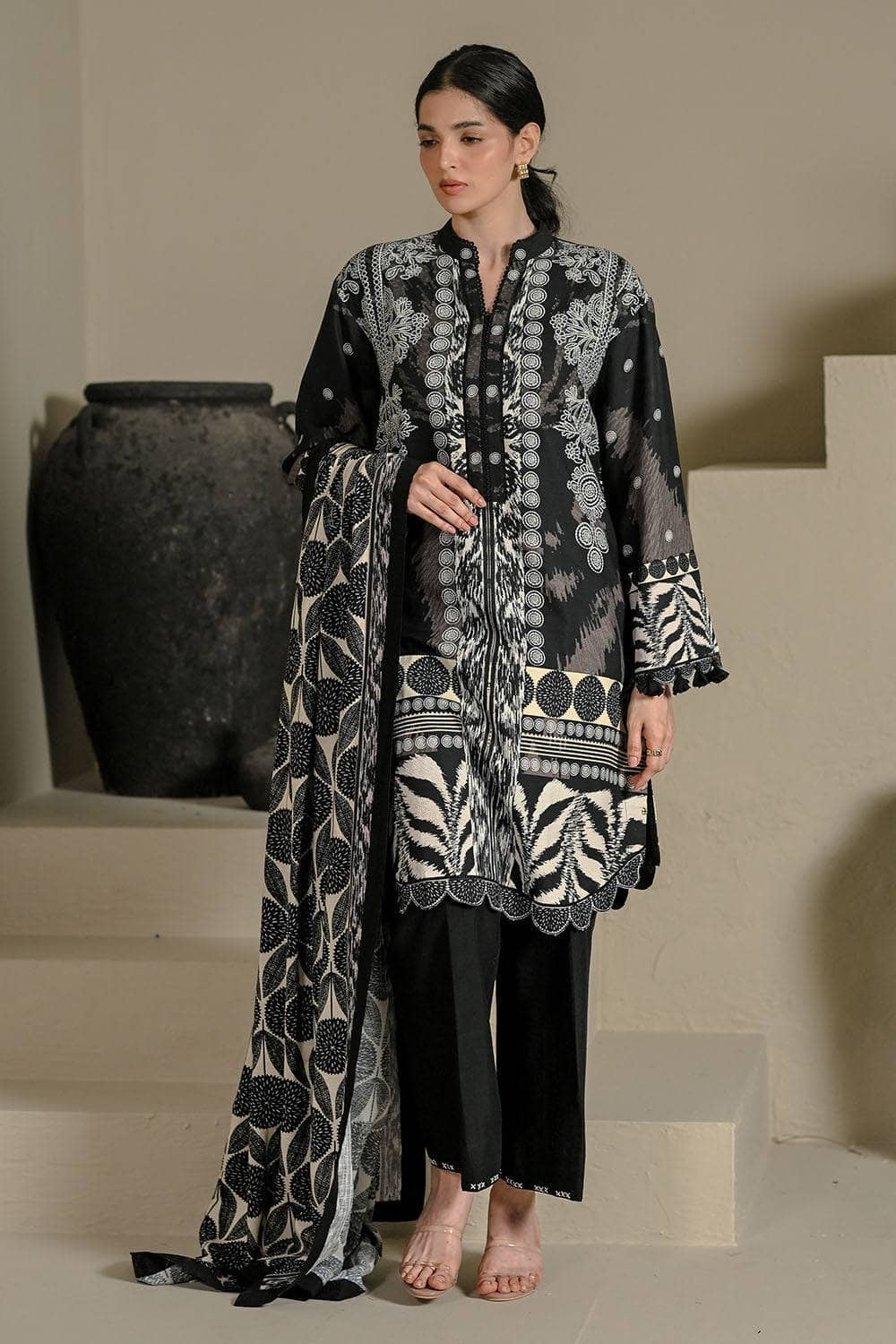 img_gul_ahmed_naqsh_winter_awwal_boutique
