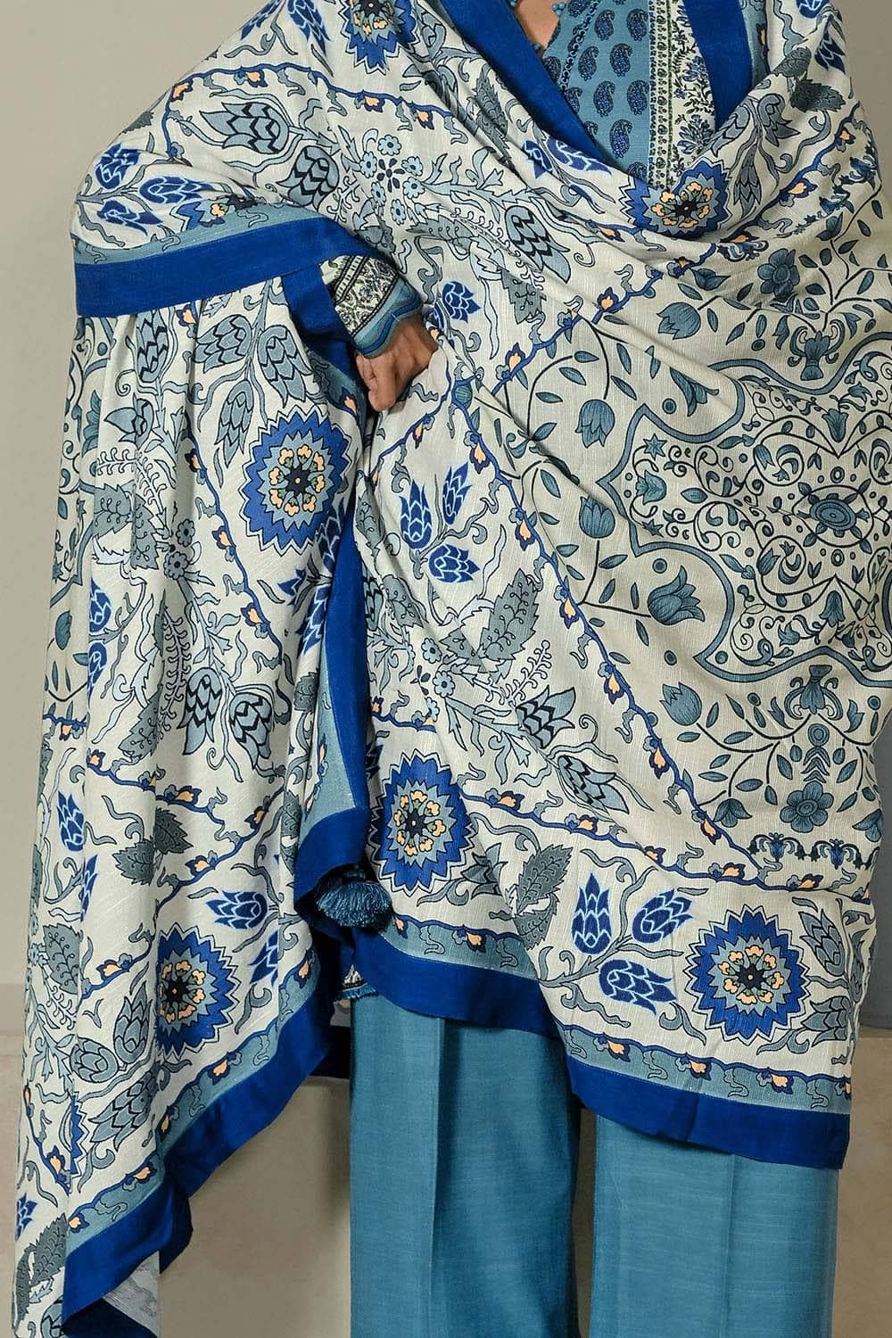 Gul Ahmed  Naqsh Winter/CD-62005/Corduroy Suit