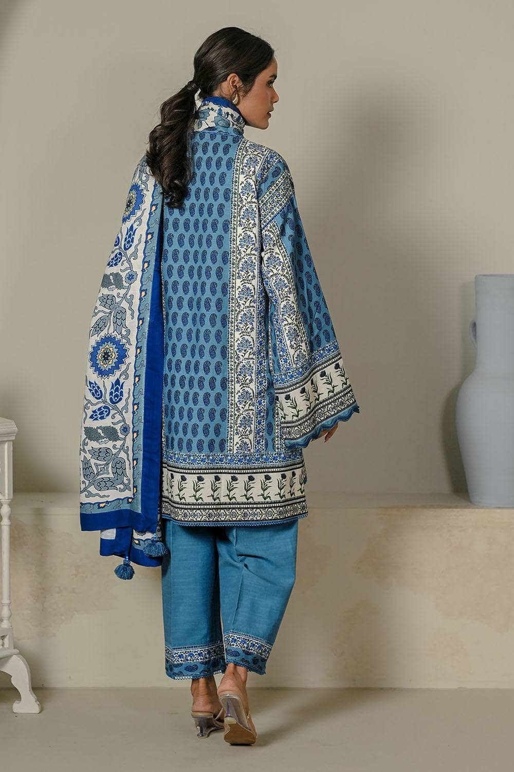 Gul Ahmed  Naqsh Winter/CD-62005/Corduroy Suit