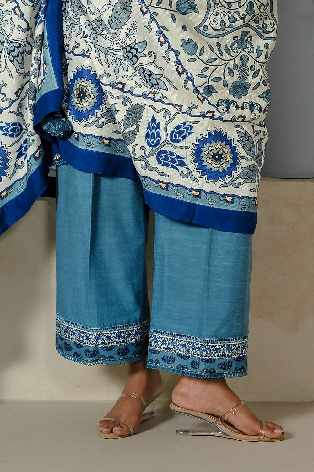 Gul Ahmed  Naqsh Winter/CD-62005/Corduroy Suit