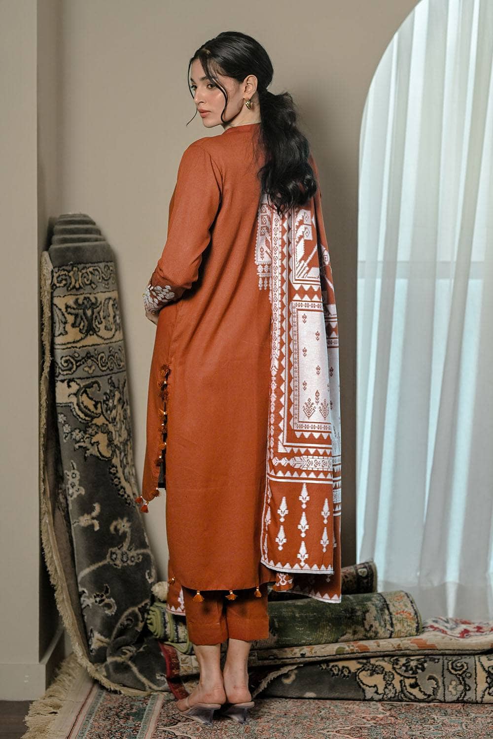 Gul Ahmed  Naqsh Winter/MJ -62018/Karandi Velvet Jacquar