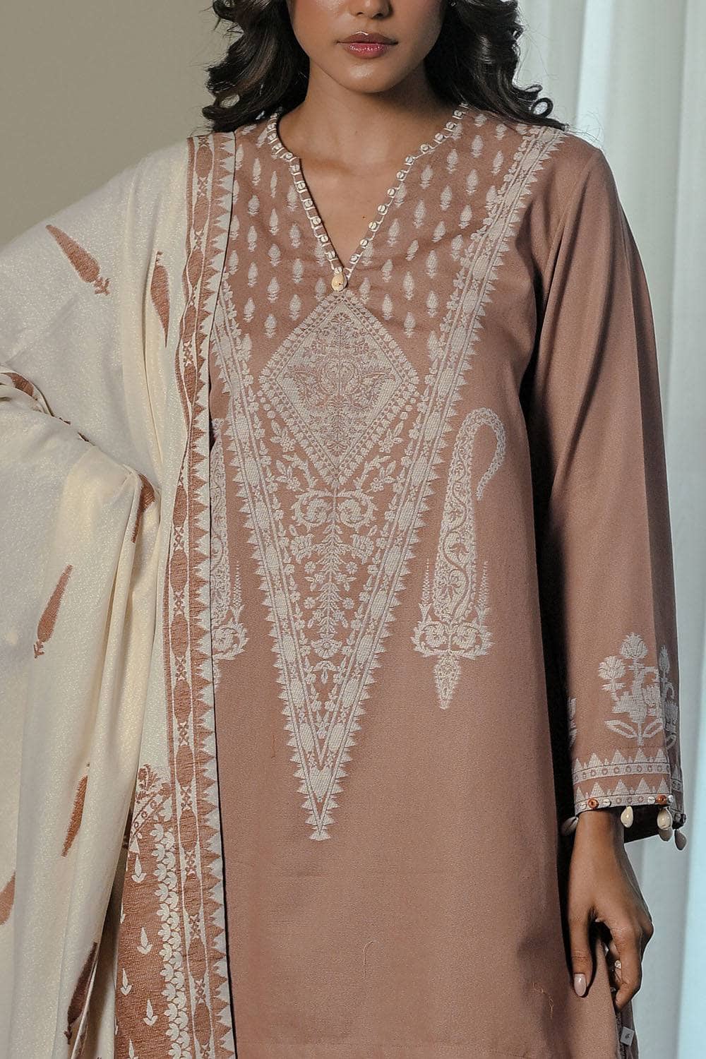 Gul Ahmed  Naqsh Winter/MJ -62026/Karandi Velvet Jacquard