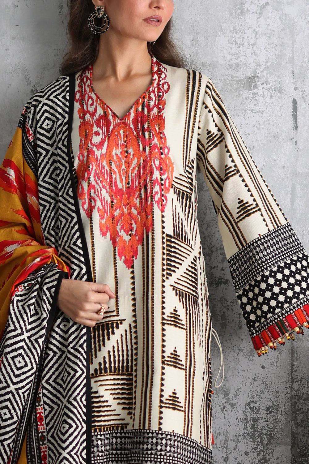 img_gul_ahmed_winter_story_awwal_boutique