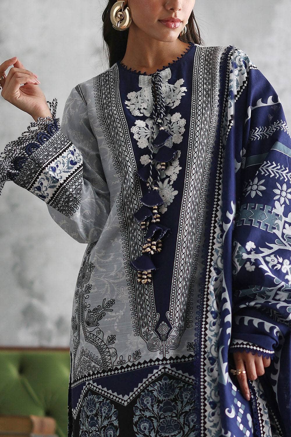 img_gul_ahmed_winter_story_awwal_boutique