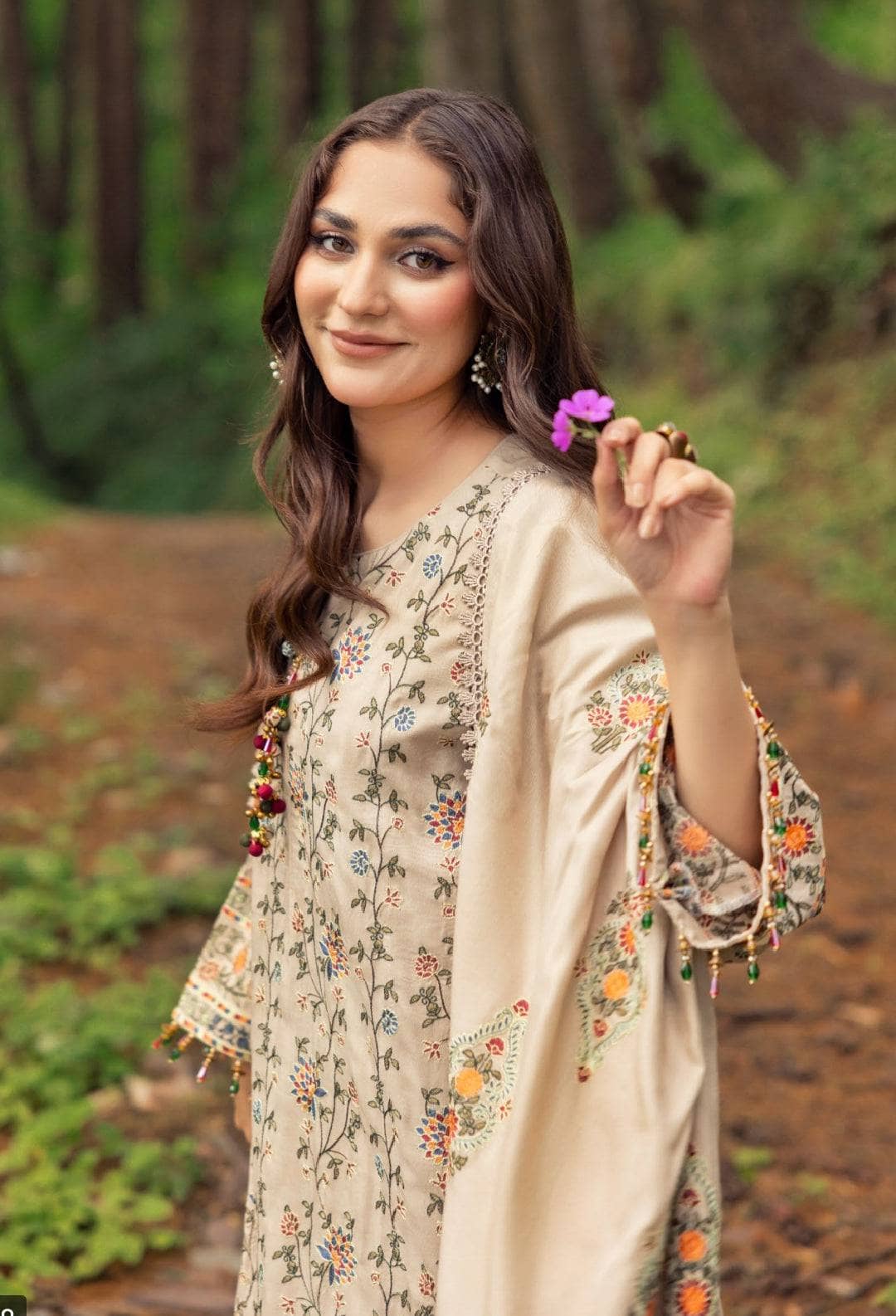 img_gul_ahmed_pashmina_awwal_boutique