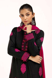 img_gul_ahmed_winter_24_Awwal_boutique