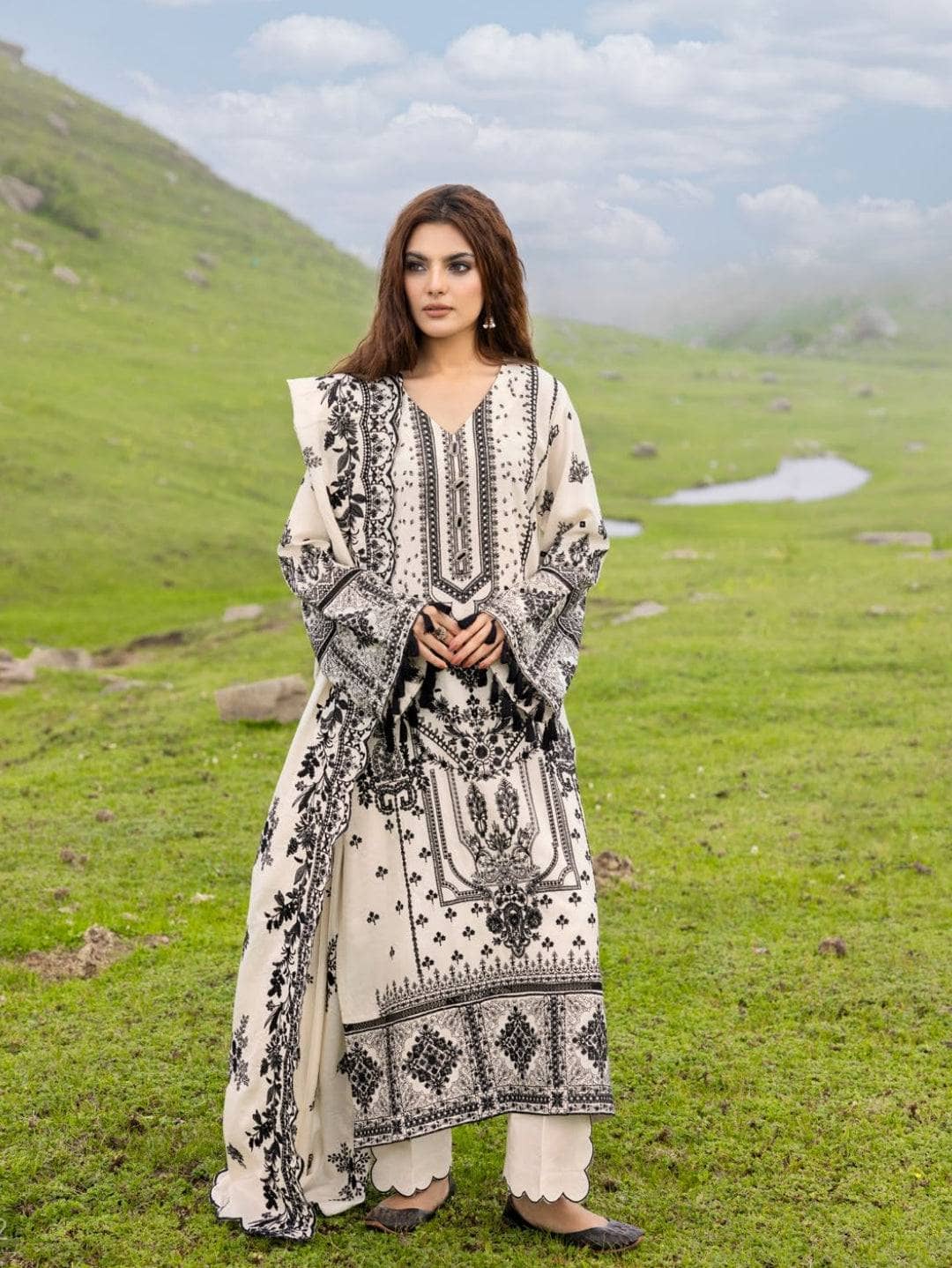 img_gul_ahmed_winter_24_Awwal_boutique