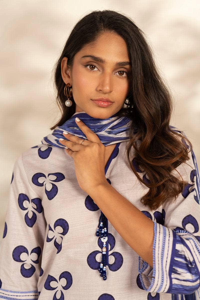 Al Karam Winter 25/RTS | SHIRT, Trouser & Dupatta