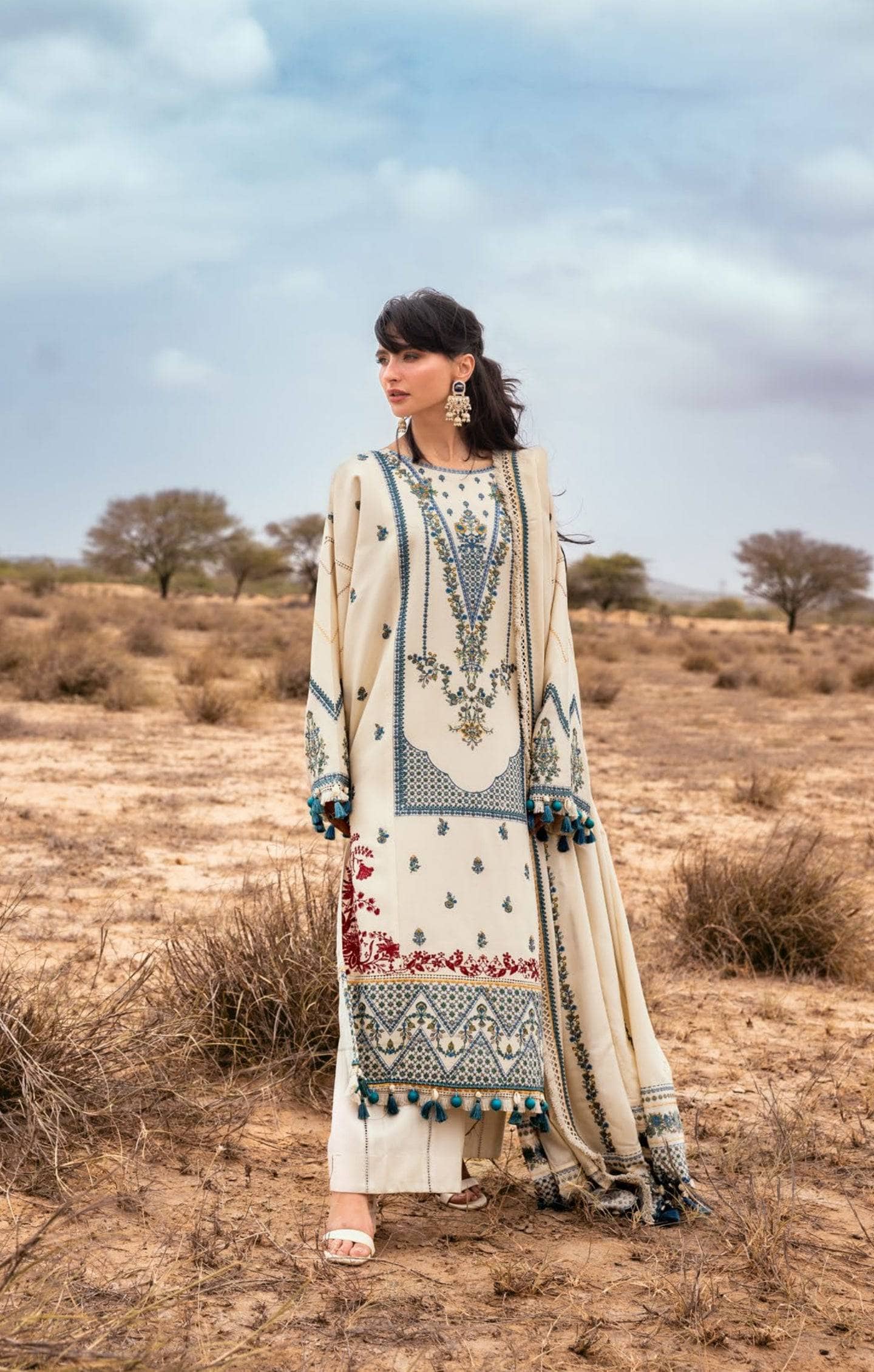 img_gul_ahmed_patjhaar_winter_awwal_boutique