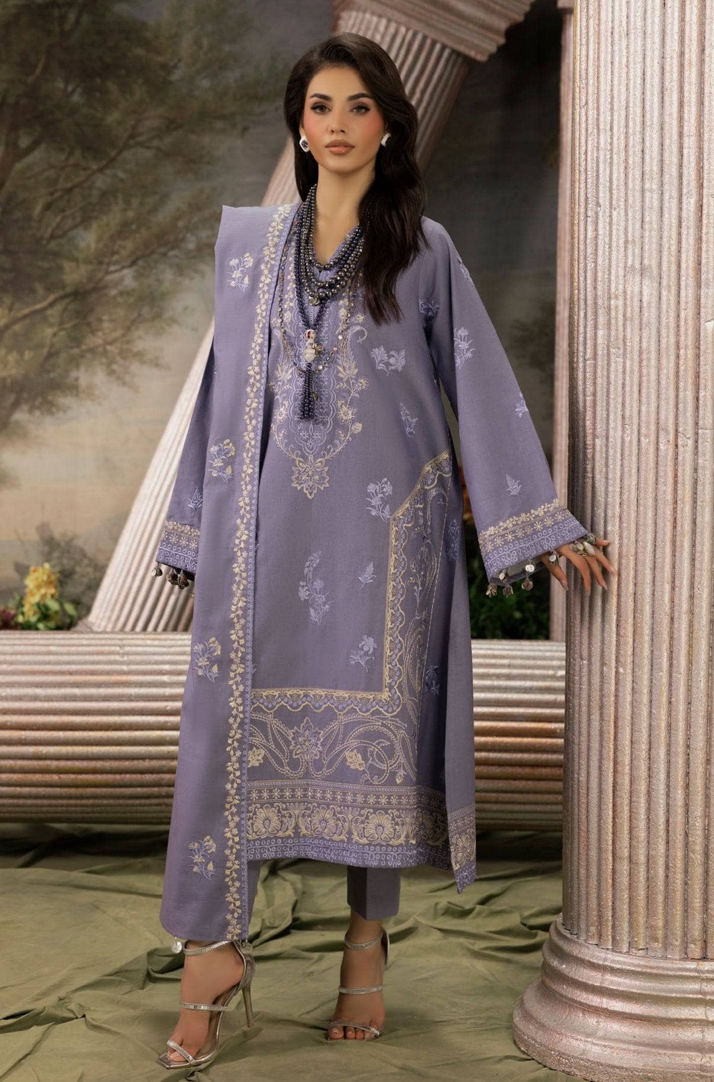 img_gul_ahmed_winter_collection_awwal_boutique