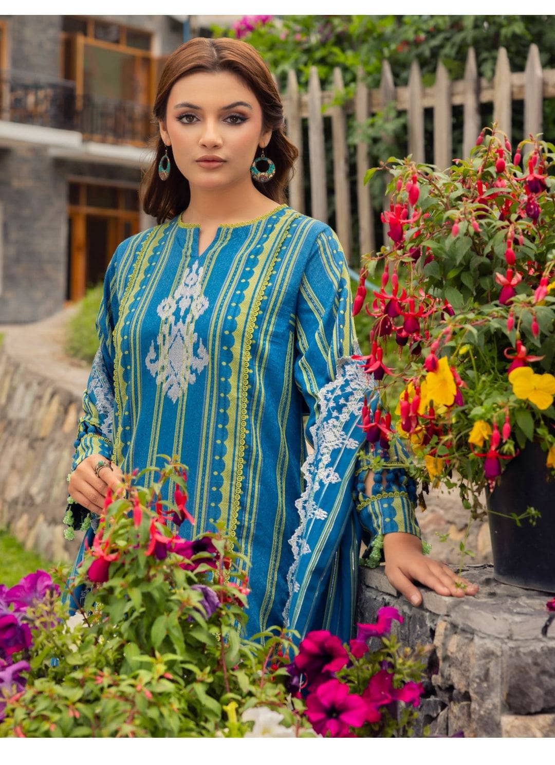 img_gul_ahmed_winter_awwal_boutique