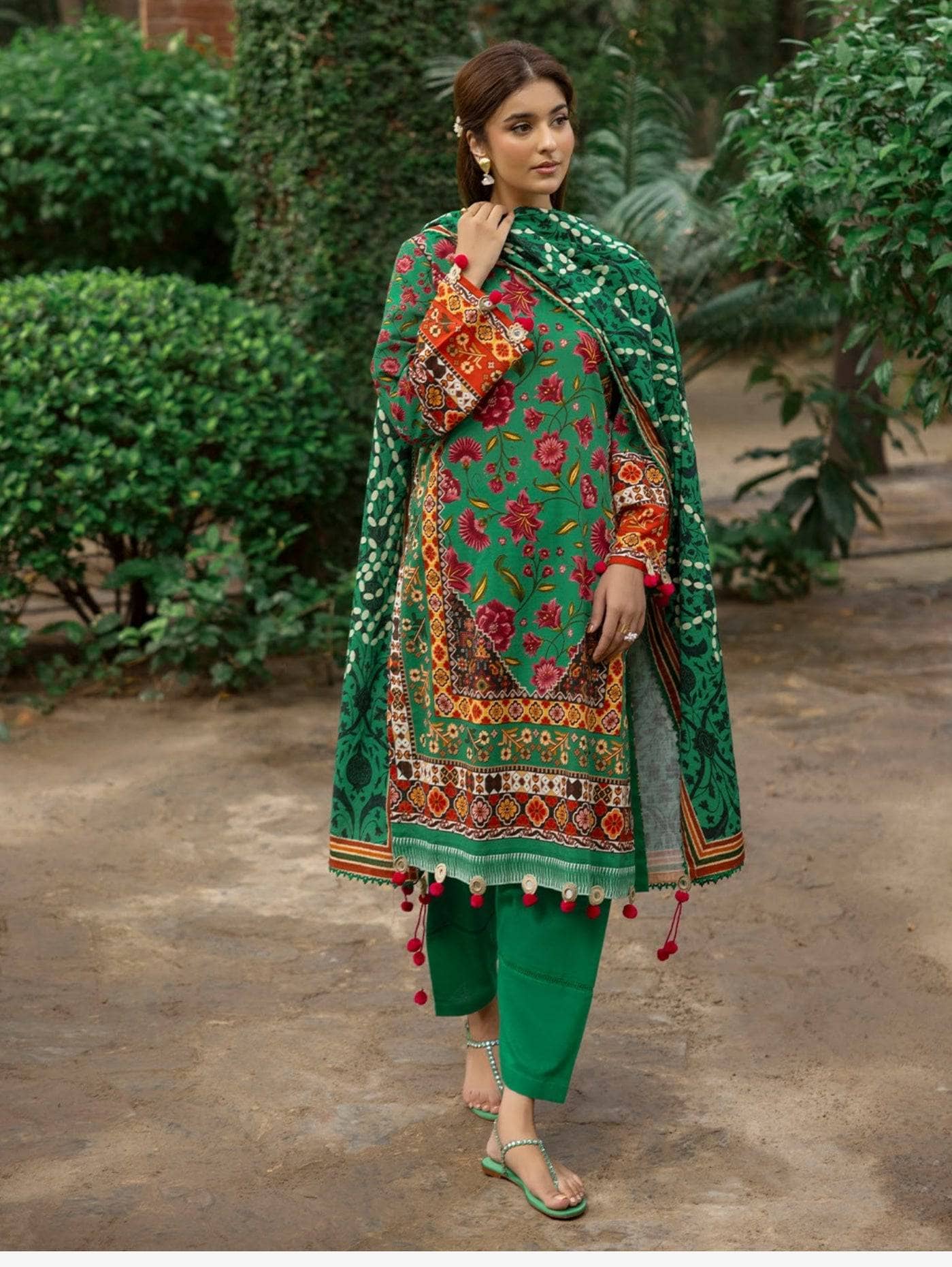 Gul Ahmed Winter Essentials 25/K52032