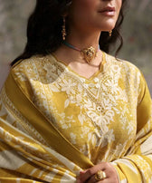 Sapphire Fall Winter 25/Embroidered Light Khaddar Suit/0U3PEDY25V81