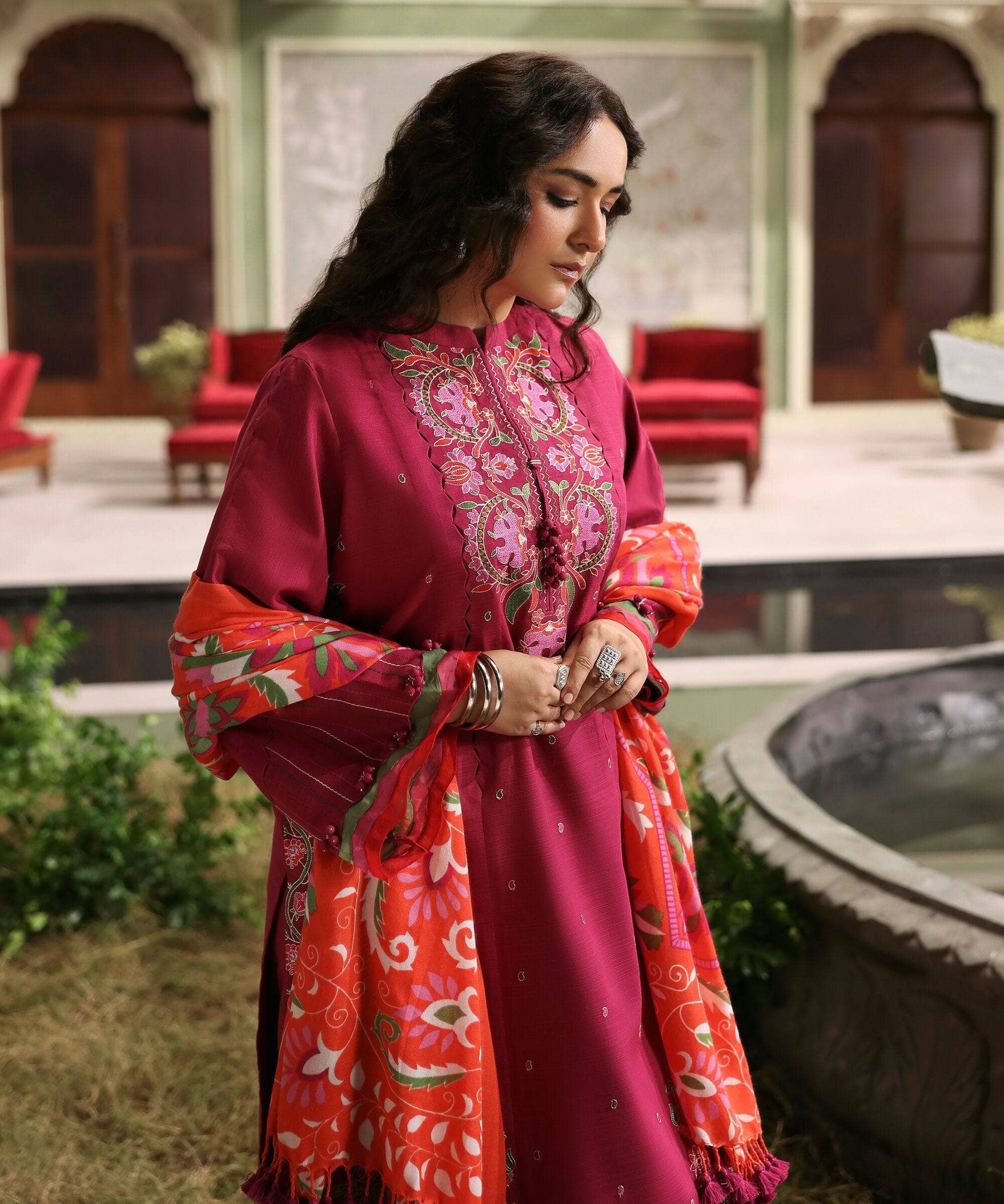 img_sapphire_winter_awwal_boutique