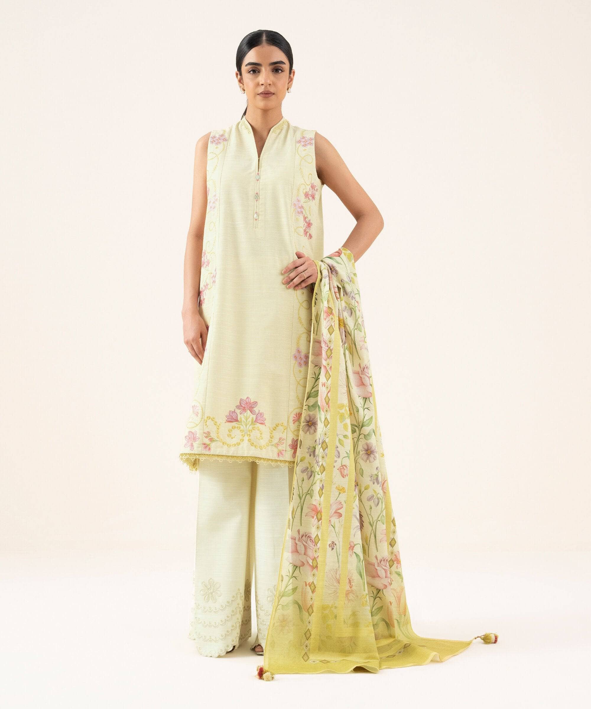 img_sapphire_winter_awwal_boutique