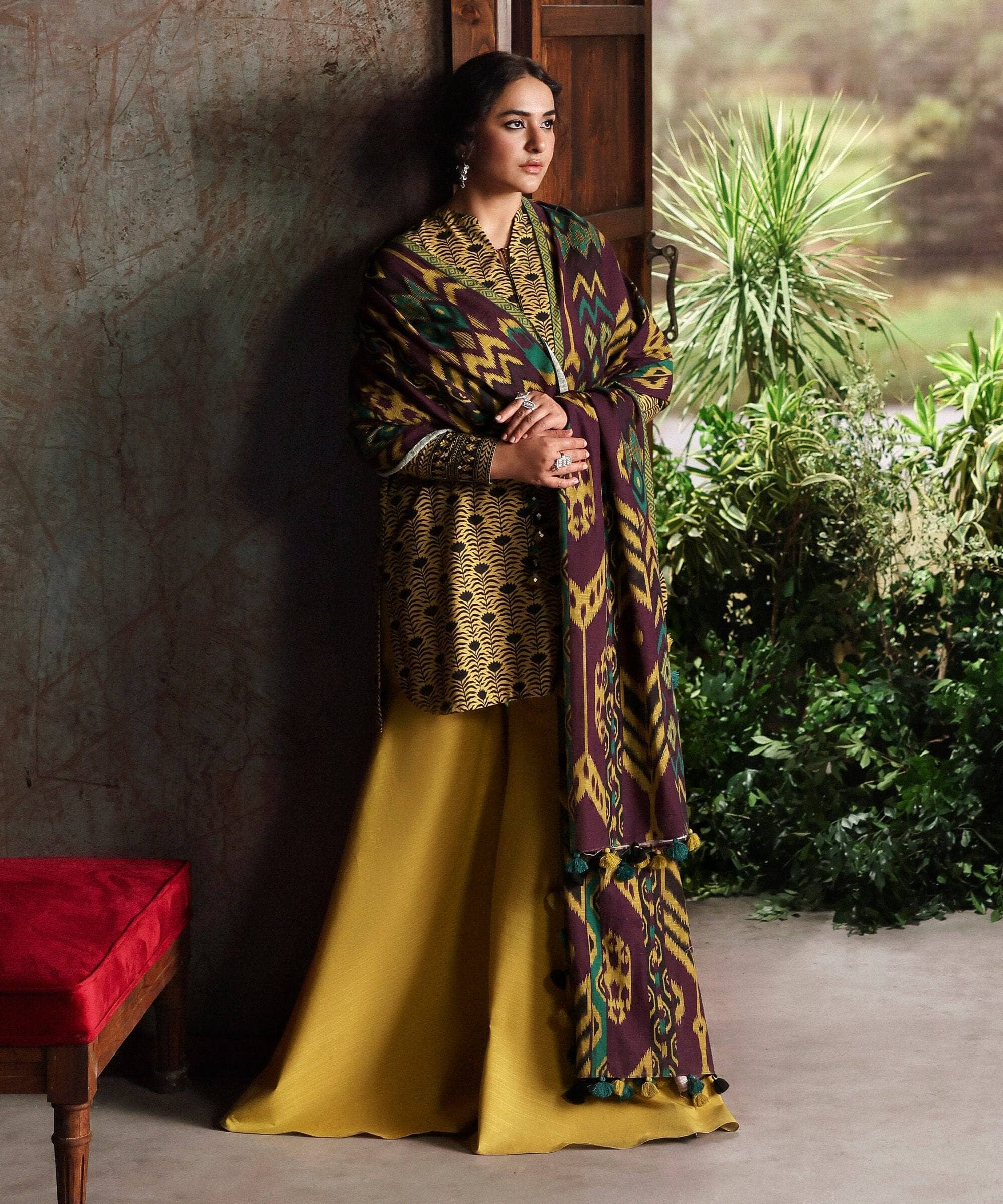 img_sapphire_winter_awwal_boutique