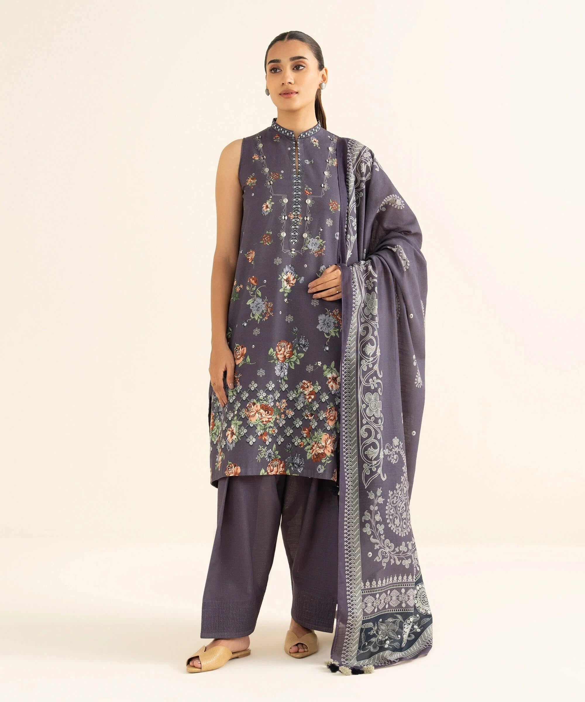 img_sapphire_winter_awwal_boutique