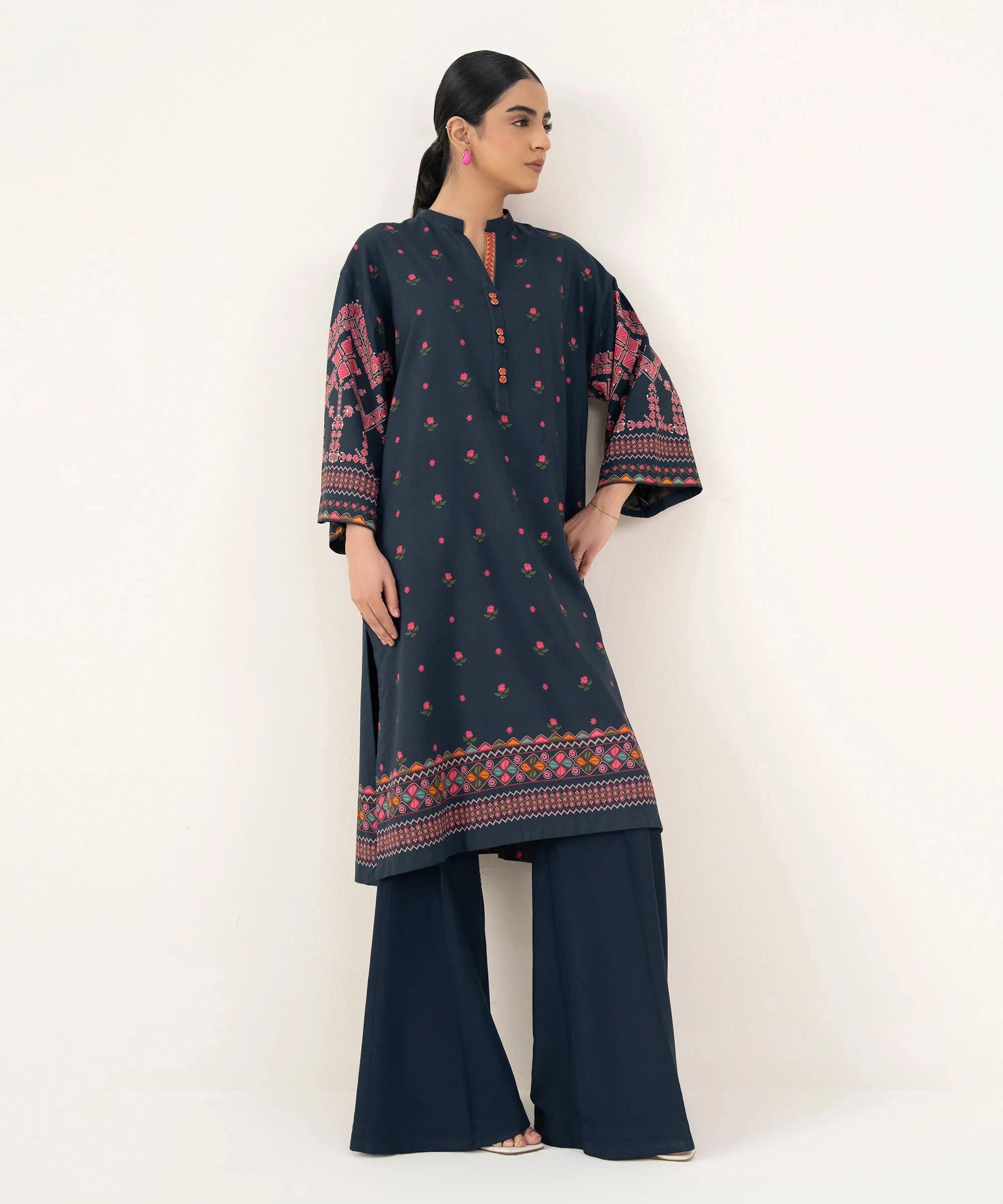 img_sapphire_winter_awwal_boutique