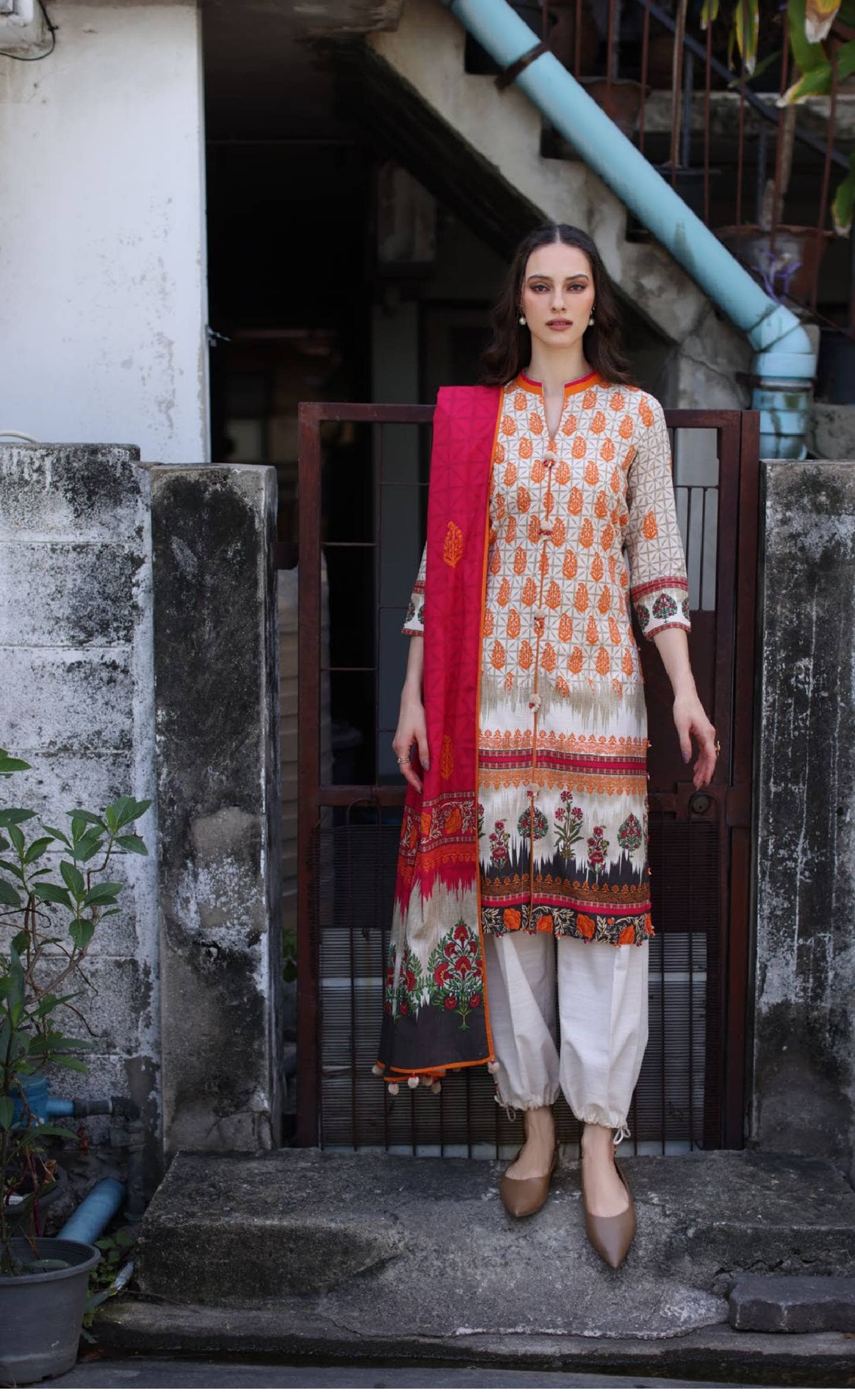 img_gul_ahmed_winter_awwal_boutique