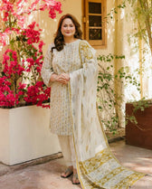 img_gul_ahmed_mothers_collection_awwal_boutique