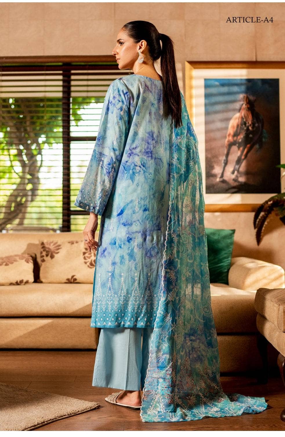 img_gul_jee_lawn_awwal_boutique