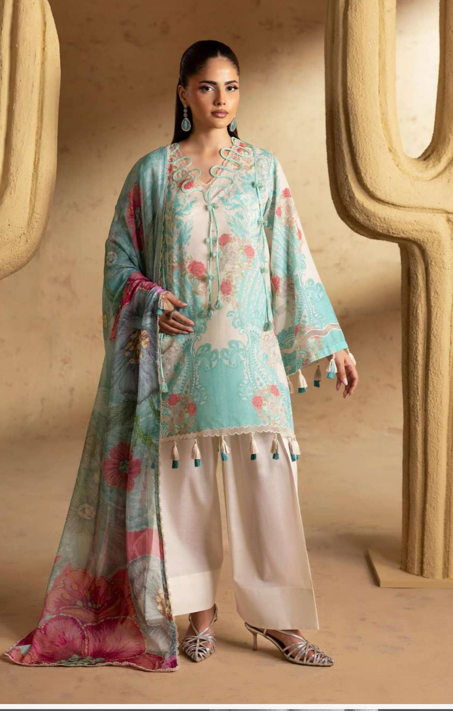 img_gul_jee_lawn_awwal_boutique