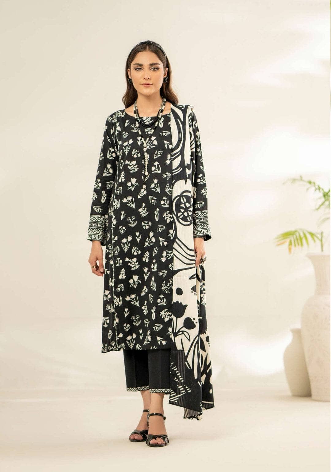 img_selene_by_guljee_linen_awwal_boutique