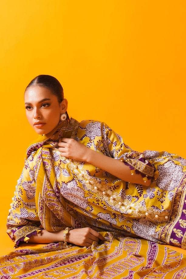 img_sana_safinaz_mahay_lawn_23_awwal_boutique