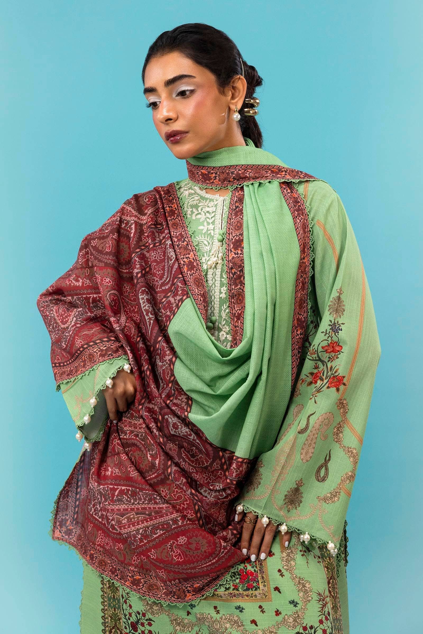 img_sana_safinaz_mahay_winter_24_awwal_boutique