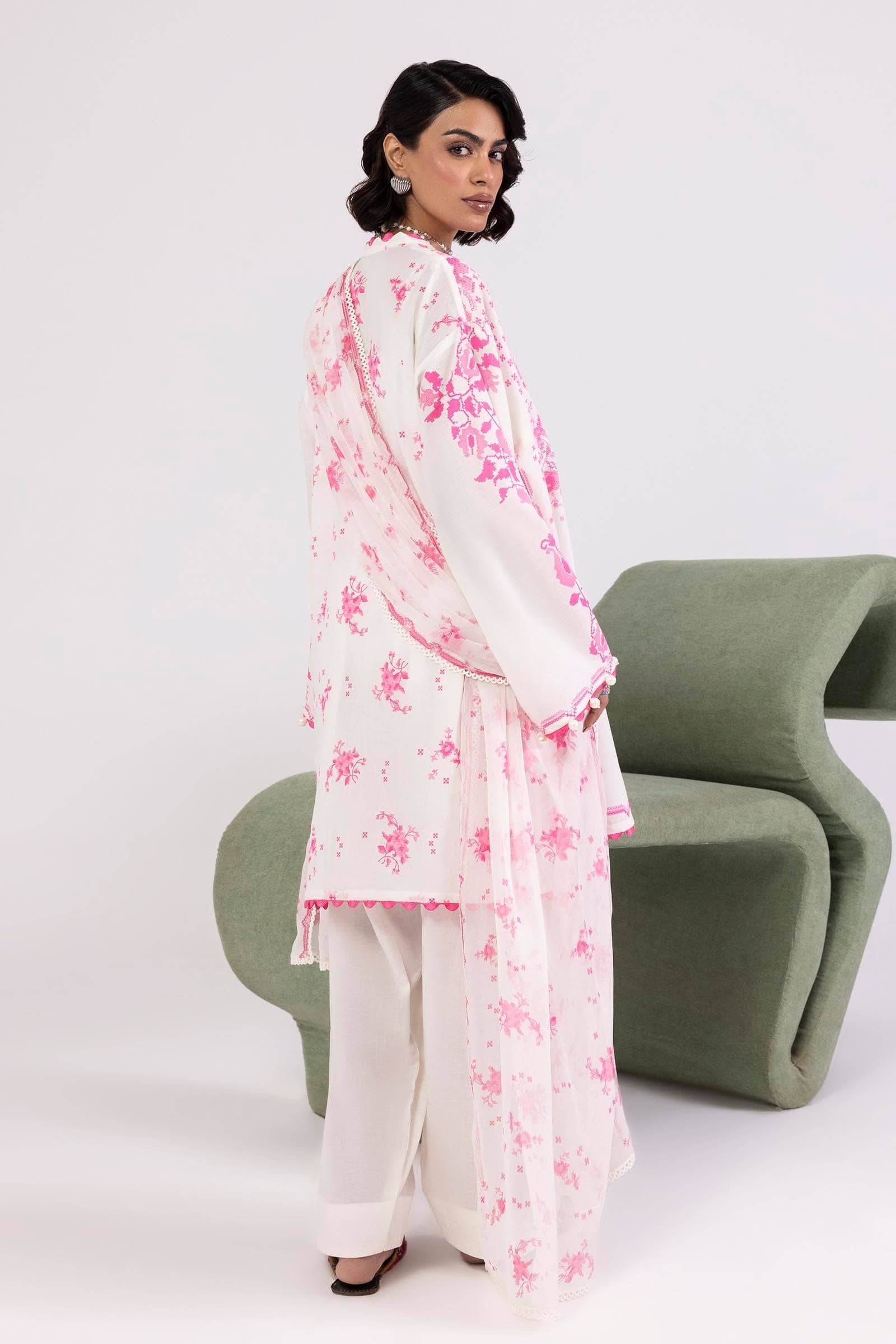 Sana Safinaz Mahay 25/4A