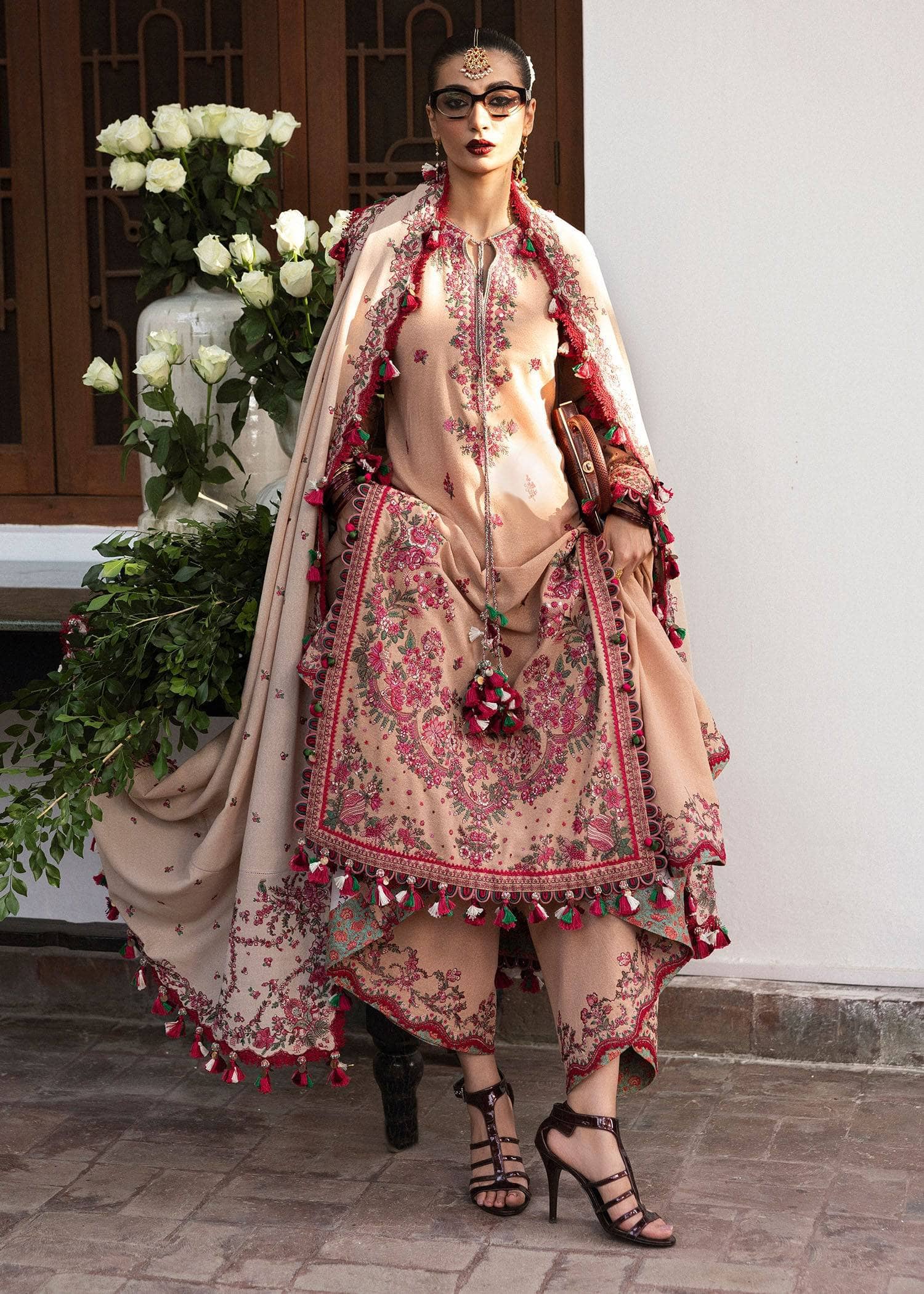 img_hussain_rehar_karandi_awwal_boutique