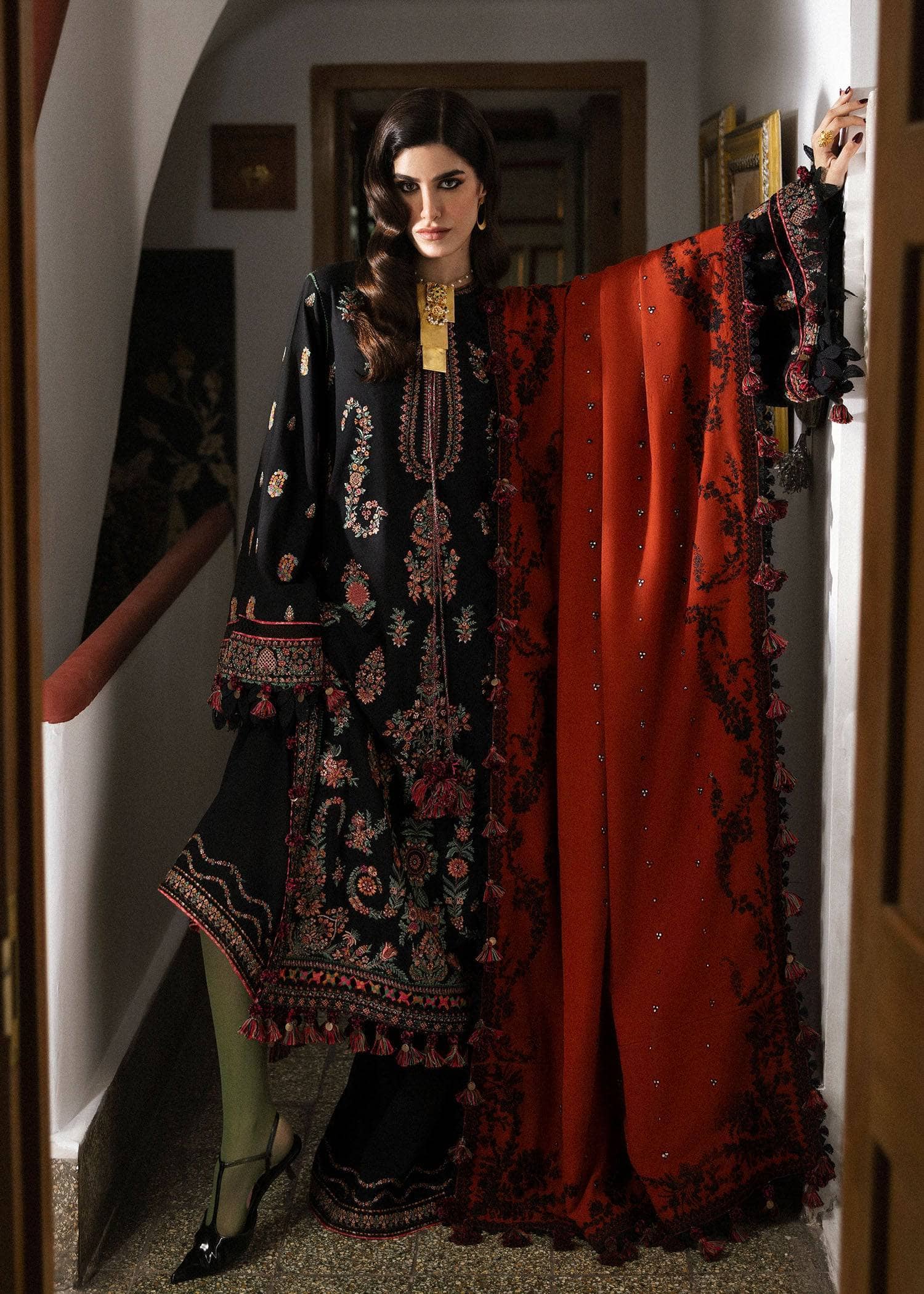 img_hussain_rehar_karandi_awwal_boutique